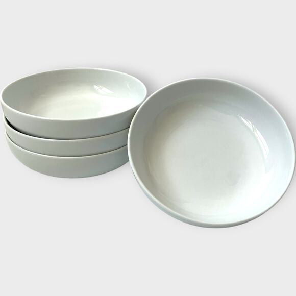 Pottery Barn Classic Coupe Bowls Salad Pasta Set of 4 7.75" Across 2" High White - Picture 8 of 8